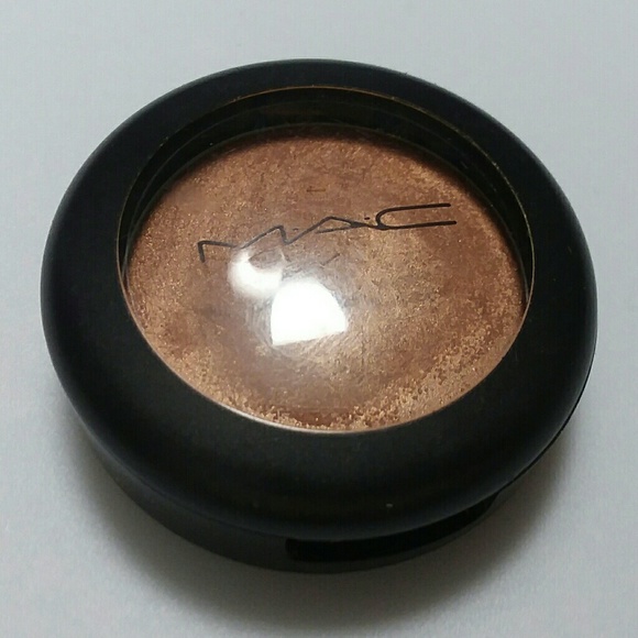 MAC Cream Colour Base in Bronze RARE DISCONTINUED - Picture 2 of 3